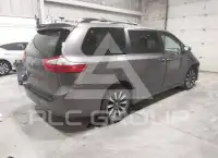 2018 Toyota SIENNA photo