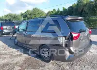 2018 Toyota SIENNA photo