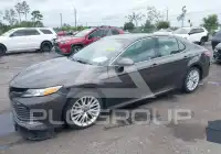 2018 Toyota CAMRY фото