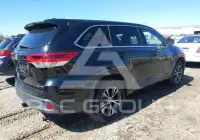 2018 Toyota Highlander фото
