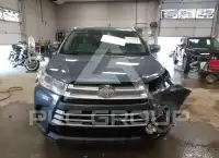 2018 Toyota Highlander photo