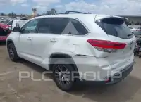 2018 Toyota Highlander photo