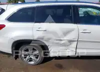 2018 Toyota Highlander photo