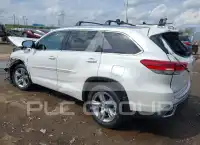 2018 Toyota Highlander photo