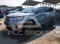 2018 Toyota Highlander photo