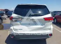 2018 Toyota Highlander фото