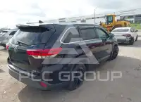2018 Toyota Highlander photo
