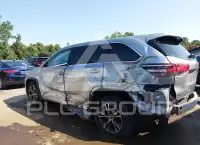 2018 Toyota Highlander photo