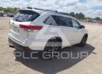 2018 Toyota Highlander photo