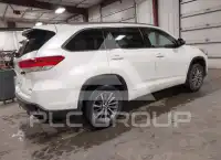 2018 Toyota Highlander photo