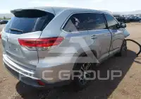 2018 Toyota Highlander photo