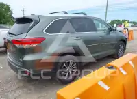 2018 Toyota Highlander фото