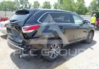2018 Toyota Highlander photo