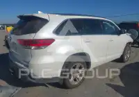 2018 Toyota Highlander фото