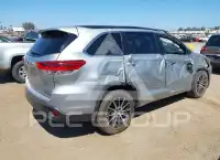 2018 Toyota Highlander фото