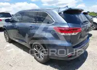 2018 Toyota Highlander photo
