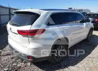 2018 Toyota Highlander photo