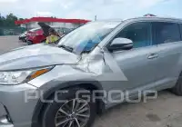 2018 Toyota Highlander photo
