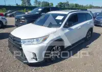 2018 Toyota Highlander photo