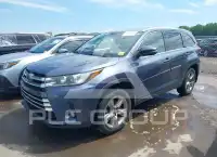 2018 Toyota Highlander photo