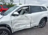 2018 Toyota Highlander photo