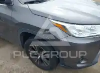2018 Toyota Highlander photo
