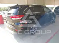 2018 Toyota Highlander photo