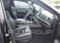 2018 Toyota Highlander photo