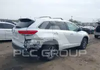 2018 Toyota Highlander photo