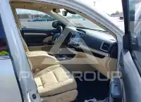 2018 Toyota Highlander photo