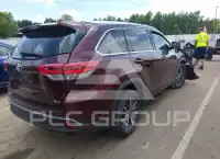 2018 Toyota Highlander photo