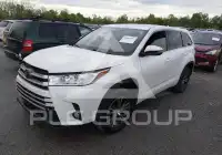 2018 Toyota Highlander photo