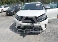 2018 Toyota Highlander photo