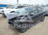 2018 Toyota PRIUS фото