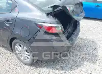 2018 Toyota YARIS фото