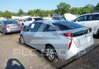 2018 Toyota PRIUS photo