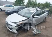 2018 Toyota PRIUS фото
