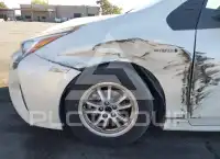 2018 Toyota PRIUS фото