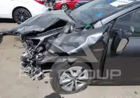 2018 Toyota PRIUS фото