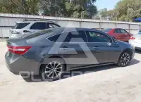 2018 Toyota AVALON photo