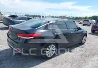 2018 KIA Optima photo