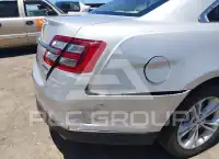 2018 Ford TAURUS фото