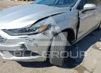 2018 Ford FUSION фото