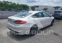 2018 Ford FUSION photo