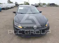 2018 Volkswagen Passat photo