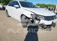 2018 Volkswagen Passat photo