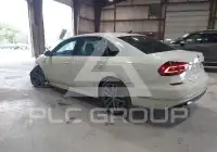 2018 Volkswagen Passat фото