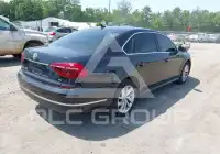 2018 Volkswagen Passat фото