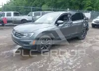 2018 Volkswagen Tiguan photo