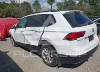 2018 Volkswagen Tiguan photo